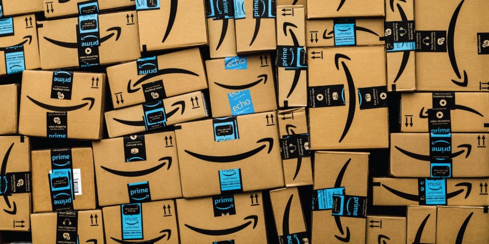 Amazon ferma la consegna di prodotti non essenziali