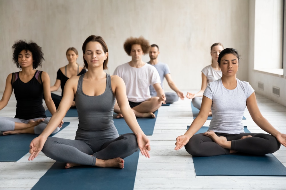 Yoga perché tutti dovrebbero praticare questa attività