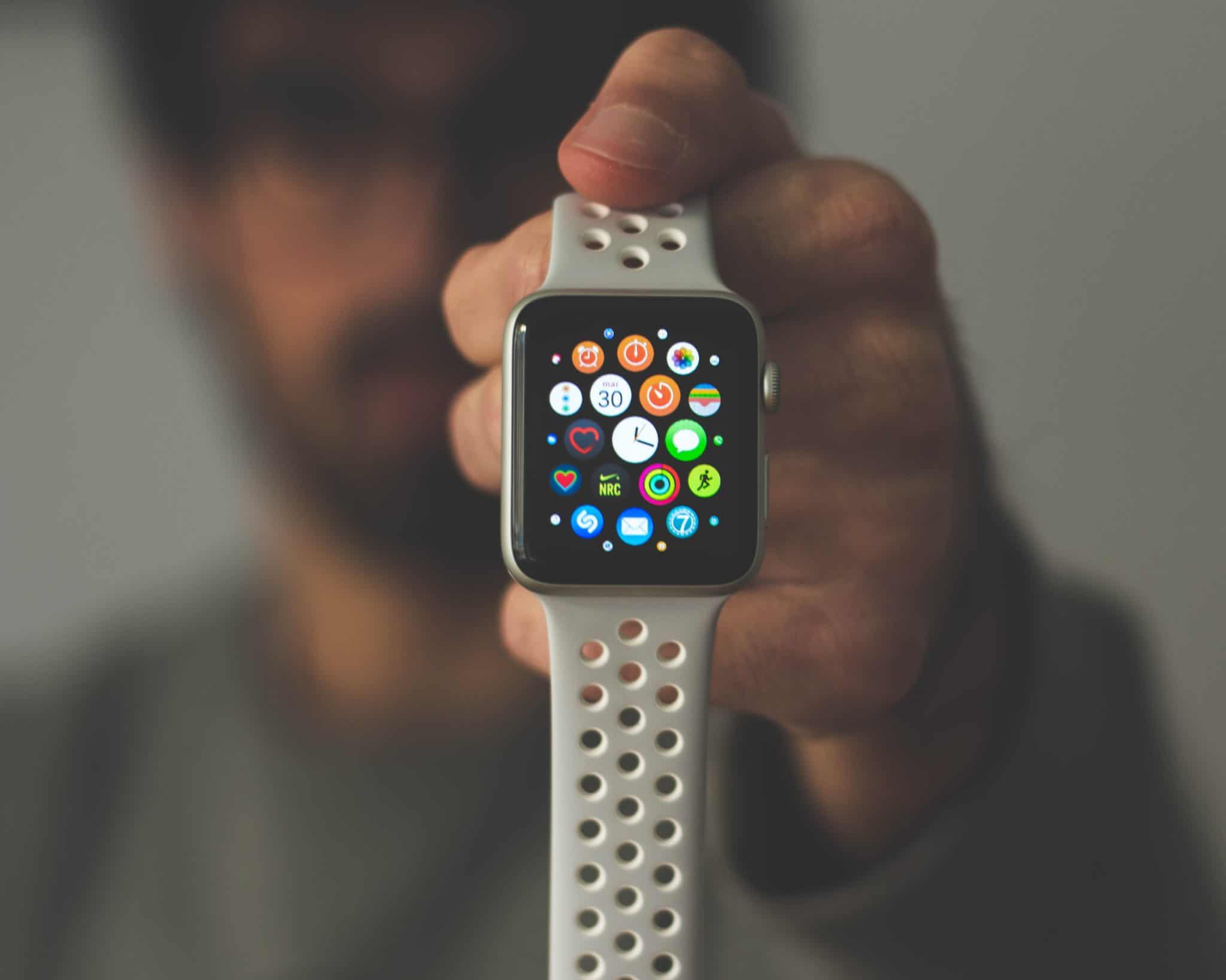 Apple Watch arriva Spotify senza Iphone sull'orologio smart