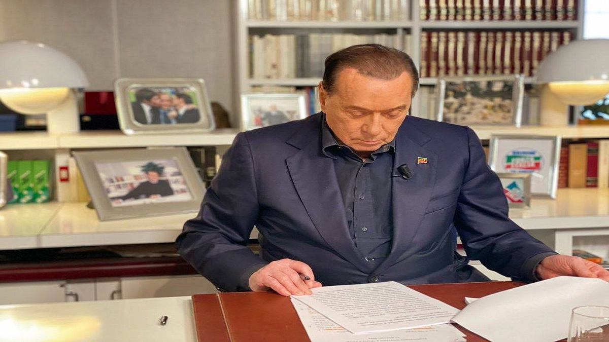 Silvio Berlusconi dimesso, era in ospedale da lunedì