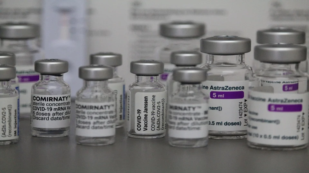 Vaccini, Pfizer e Moderna aumentano i prezzi per l'Ue