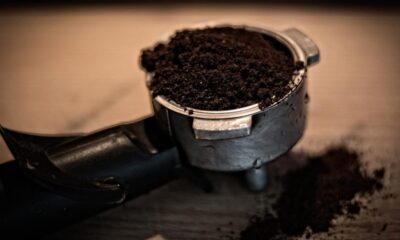 I resti del caffè per sostituire la sabbia e fare un cemento più eco
